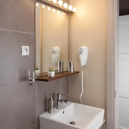 London Hotel 3*