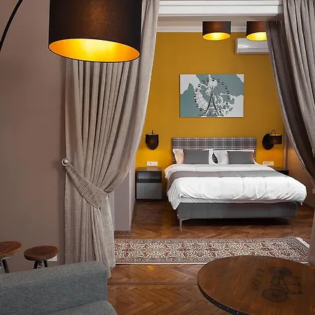 London Hotel 3*
